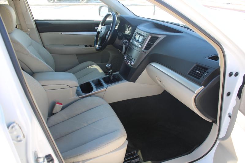 Subaru Outback 2.5i Premium 2012