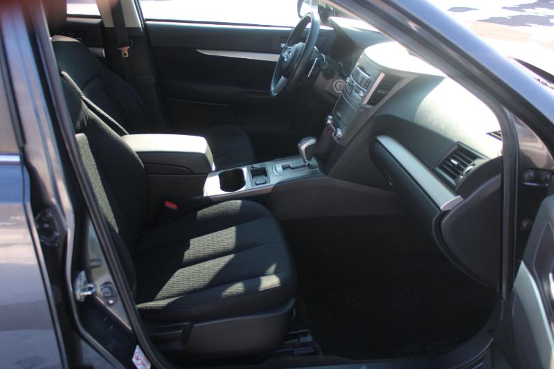 Subaru Outback 2.5i Premium 2011