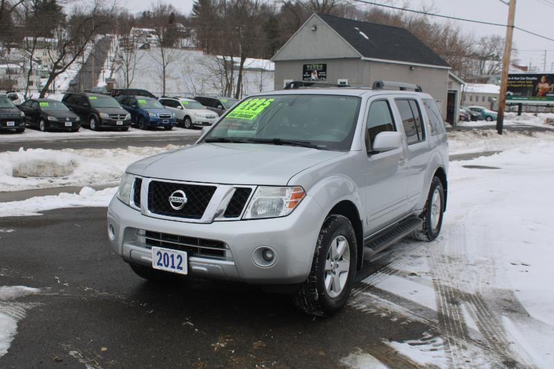 Nissan Pathfinder SV 4WD 2012