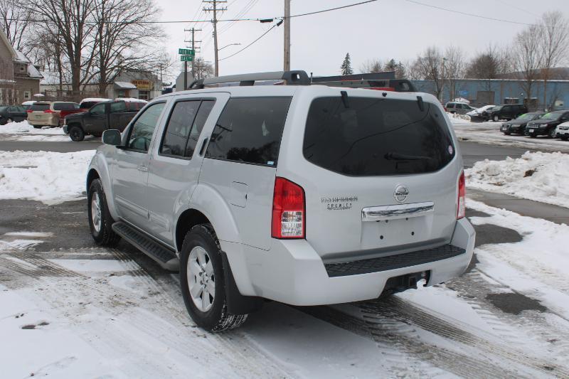 Nissan Pathfinder SV 4WD 2012
