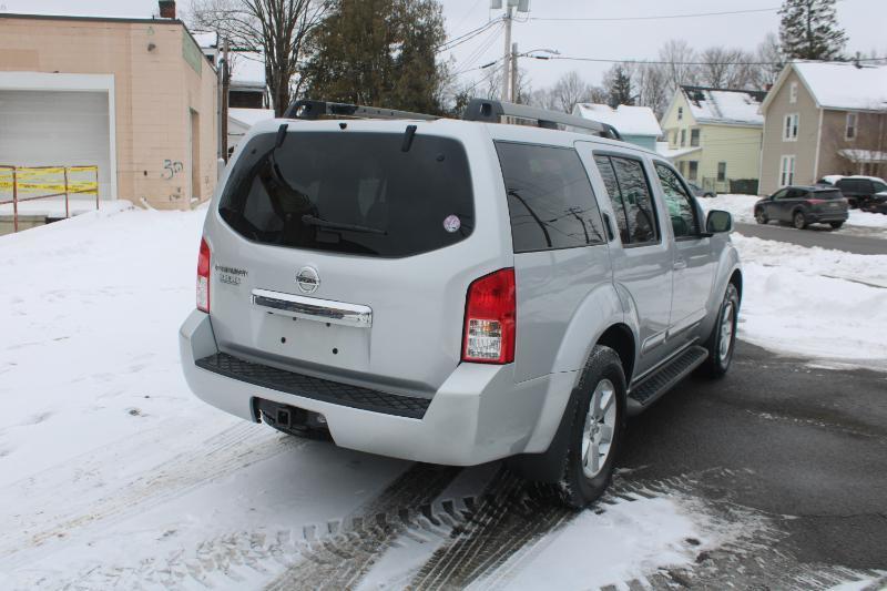 Nissan Pathfinder SV 4WD 2012