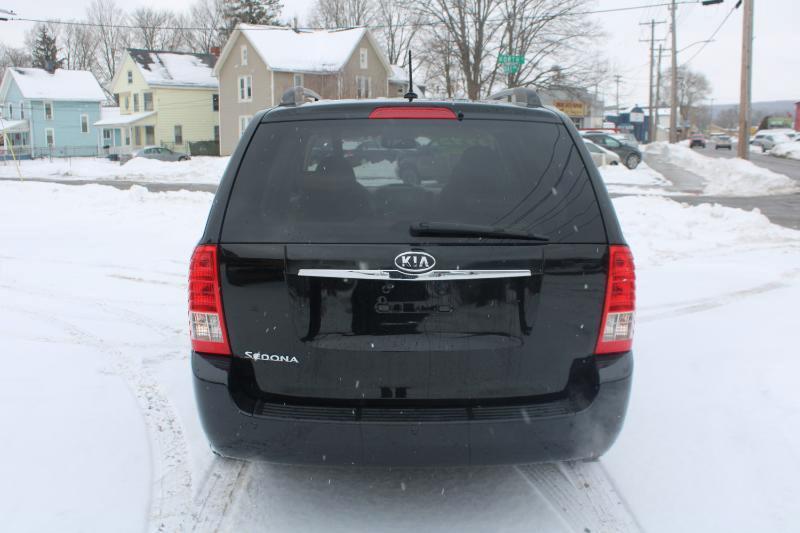 Kia Sedona LX LWB 2012