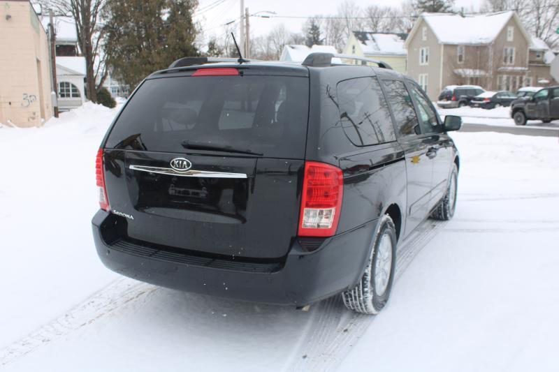 Kia Sedona LX LWB 2012