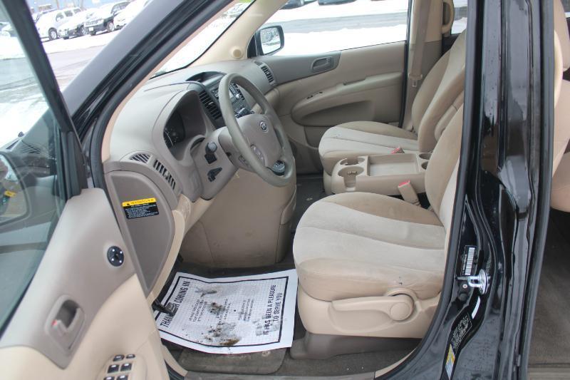 Kia Sedona LX LWB 2012