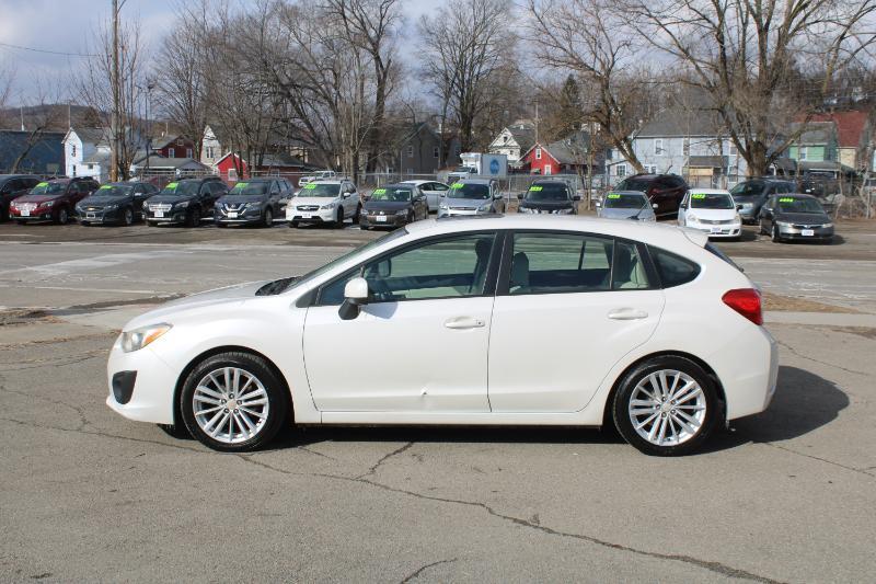 Subaru Impreza Premium Plus 5-Door+S/R 2012