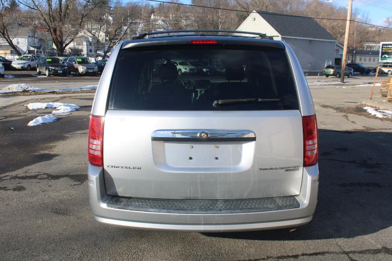 Chrysler Town & Country Touring 2010