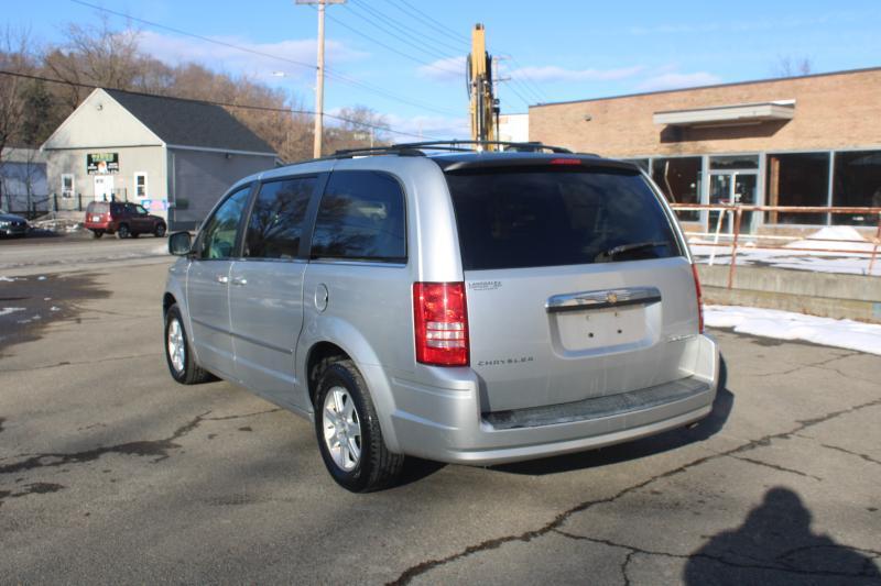 Chrysler Town & Country Touring 2010