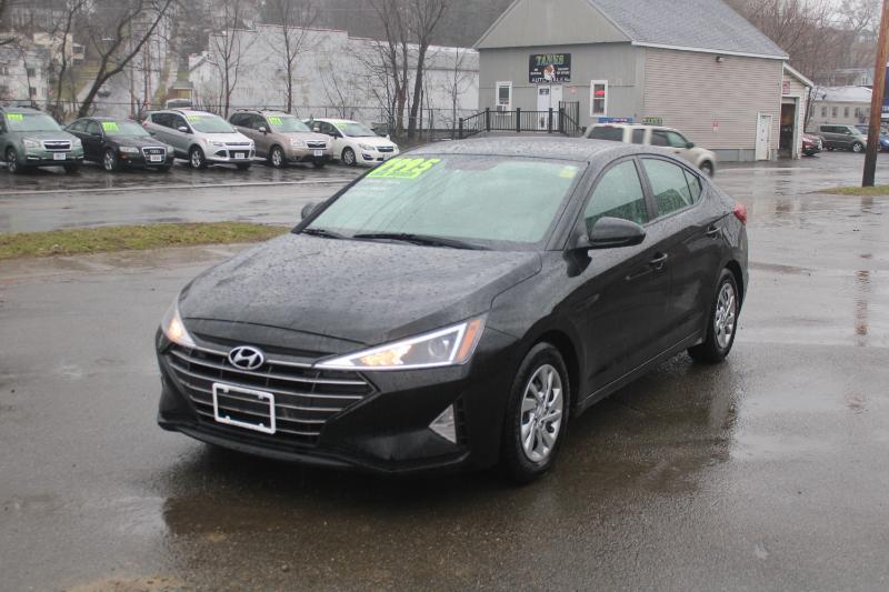 Hyundai Elantra SE 6AT 2019