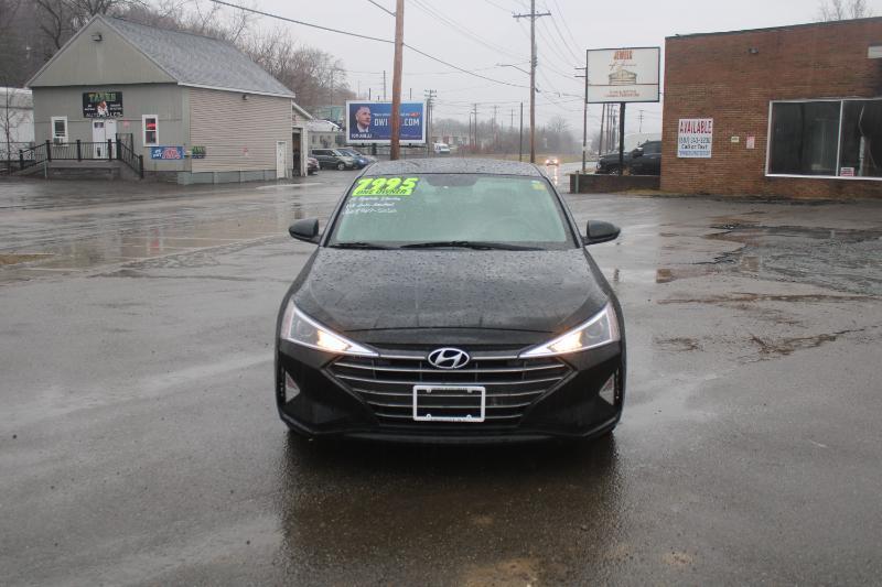 Hyundai Elantra SE 6AT 2019