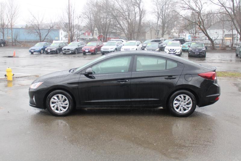 Hyundai Elantra SE 6AT 2019