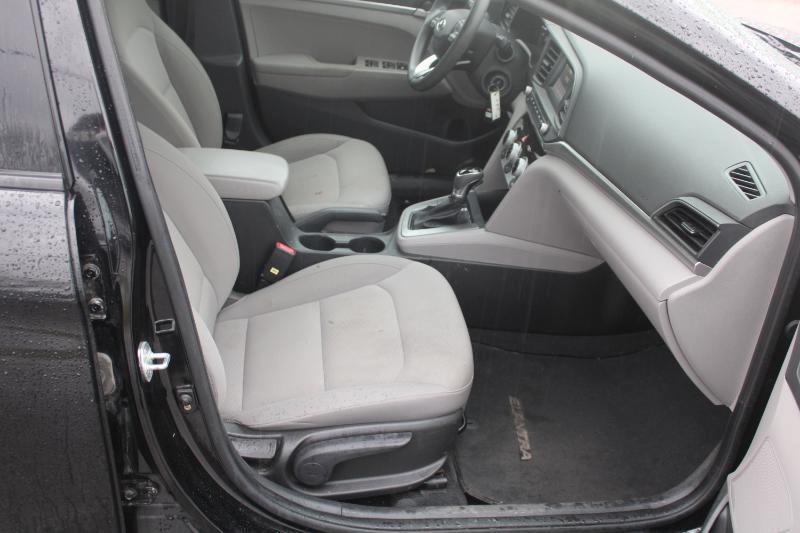 Hyundai Elantra SE 6AT 2019