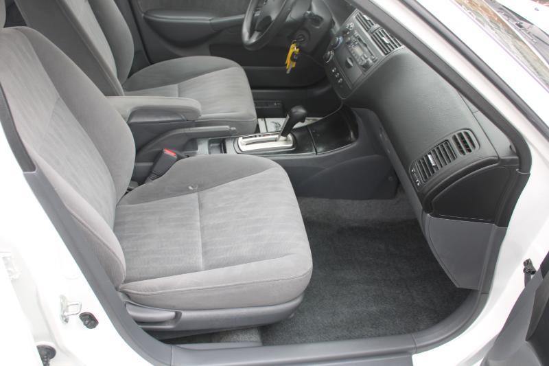 Honda Civic LX Sedan 4-spd AT 2003