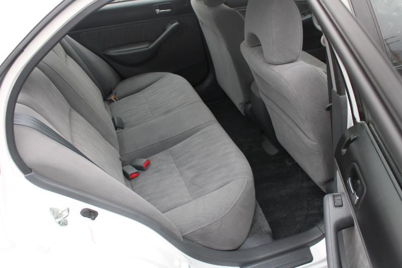 Honda Civic LX Sedan 4-spd AT 2003