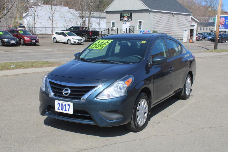 Nissan Versa 1.6 S 5M 2017