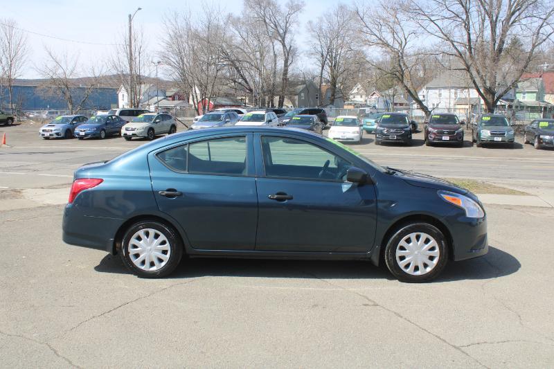 Nissan Versa 1.6 S 5M 2017