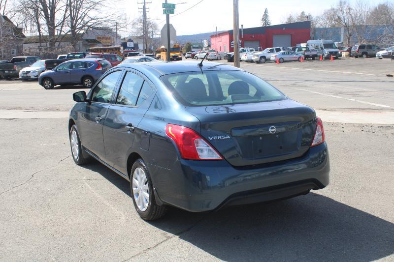 Nissan Versa 1.6 S 5M 2017