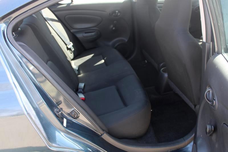 Nissan Versa 1.6 S 5M 2017