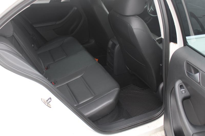 Volkswagen Jetta SE 2013