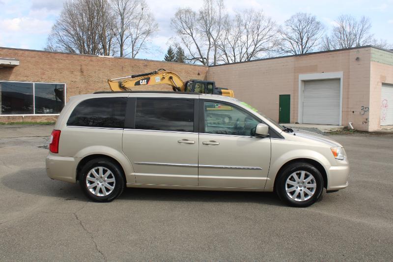 Chrysler Town & Country Touring 2013