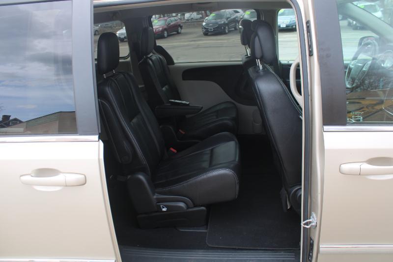 Chrysler Town & Country Touring 2013