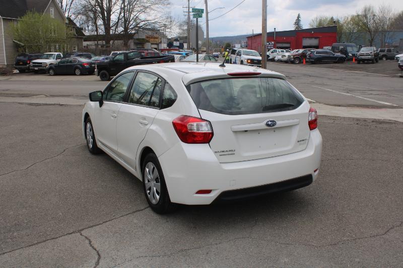 Subaru Impreza 2.0i PZEV CVT 5-Door 2016