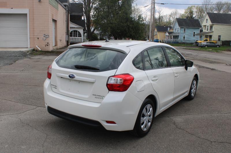 Subaru Impreza 2.0i PZEV CVT 5-Door 2016