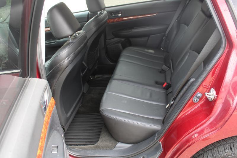 Subaru Outback 2.5i Limited 2012