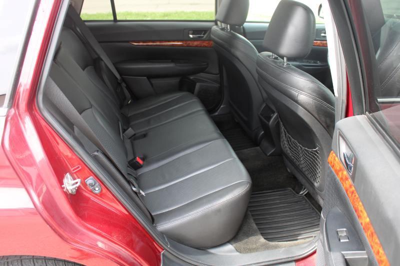 Subaru Outback 2.5i Limited 2012