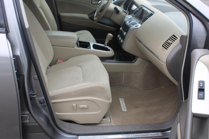 Nissan Murano SV AWD 2011