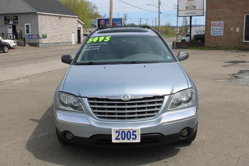 Chrysler Pacifica Touring FWD 2005