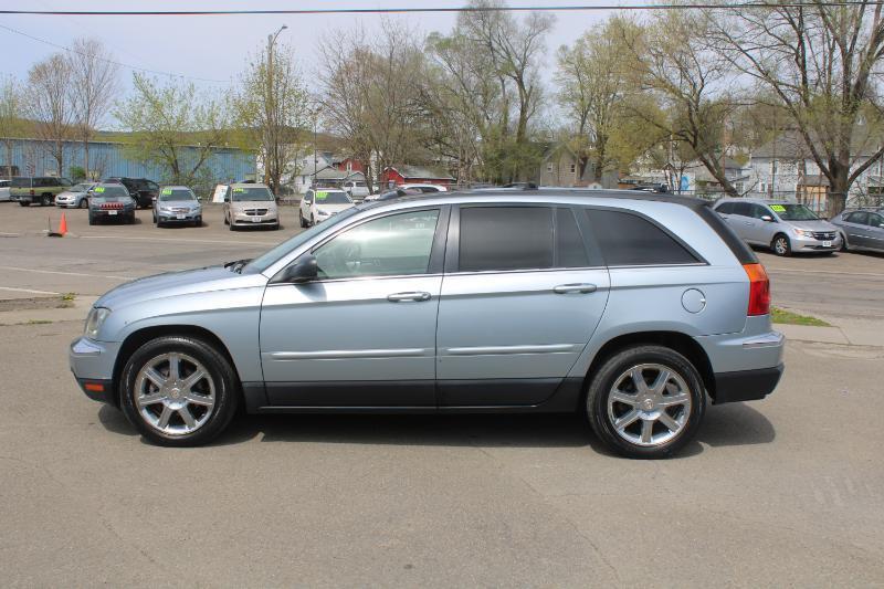 Chrysler Pacifica Touring FWD 2005