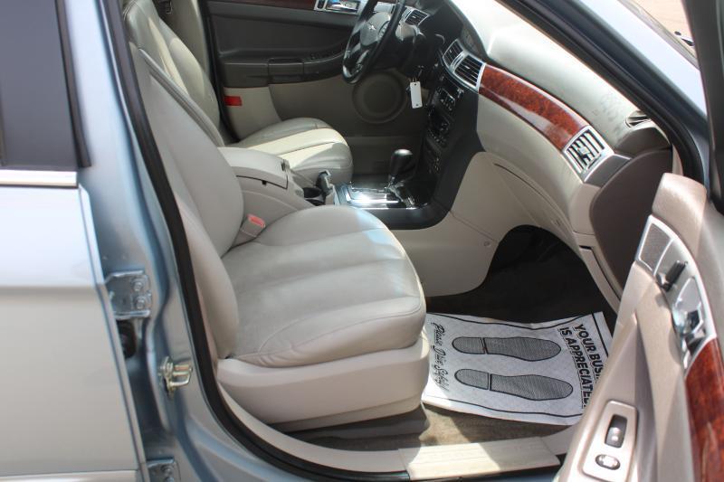 Chrysler Pacifica Touring FWD 2005