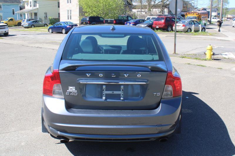 Volvo S40 T5 R-Design 2011