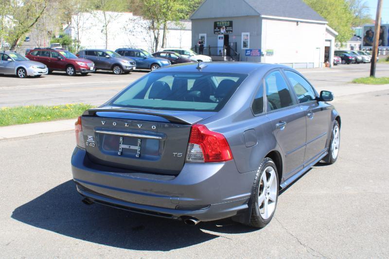 Volvo S40 T5 R-Design 2011