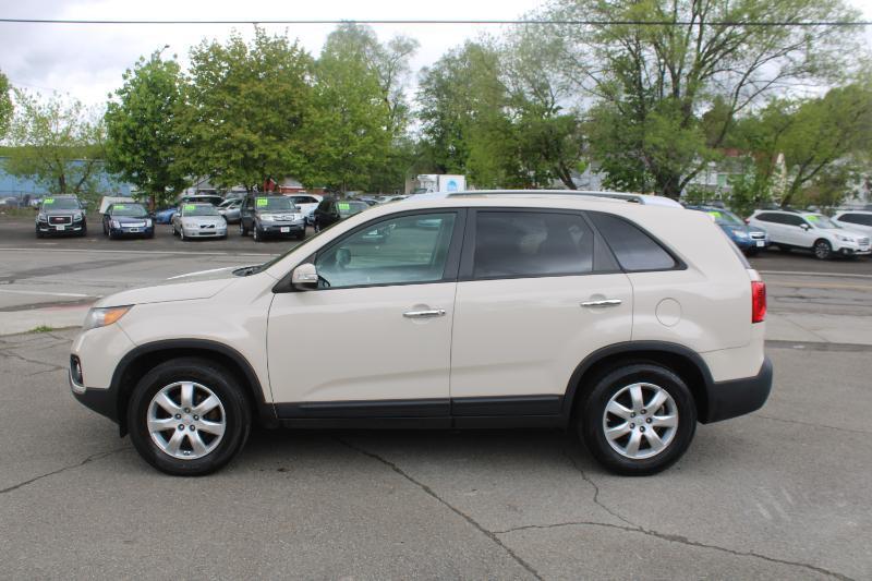 Kia Sorento LX 2WD 2011