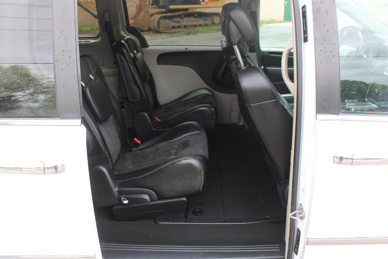 Chrysler Town & Country Touring-L 2014