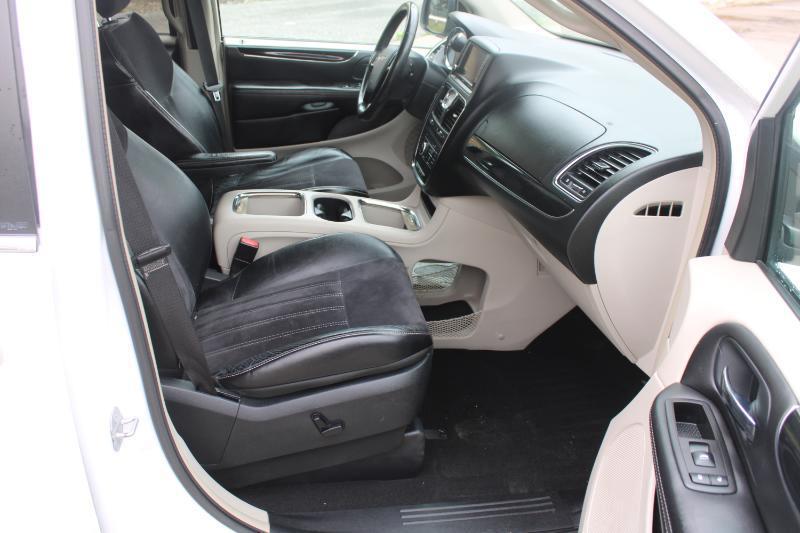 Chrysler Town & Country Touring-L 2014