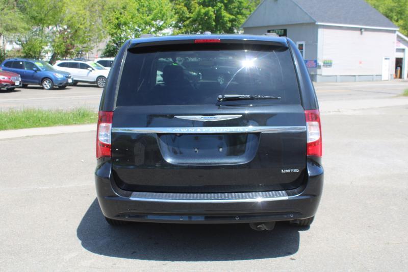 Chrysler Town & Country Limited Platinum 2015