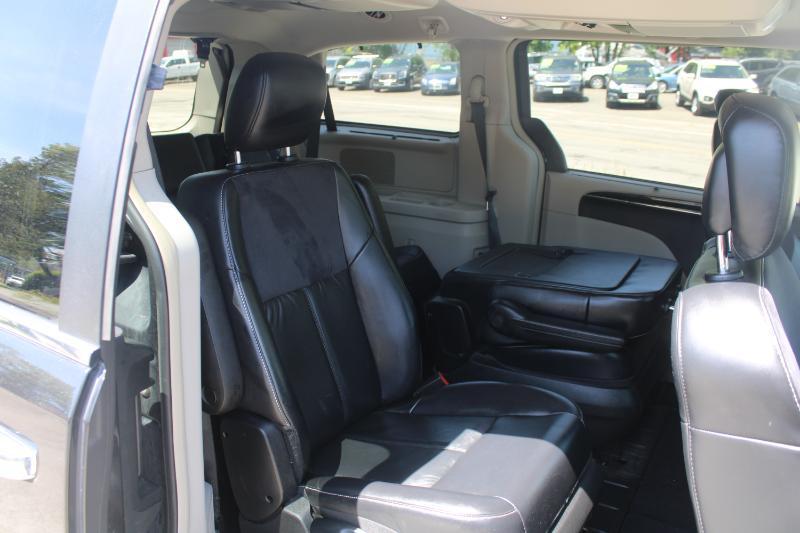 Chrysler Town & Country Limited Platinum 2015