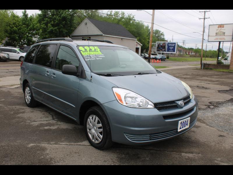 2004 Toyota Sienna LE - 7 Passenger