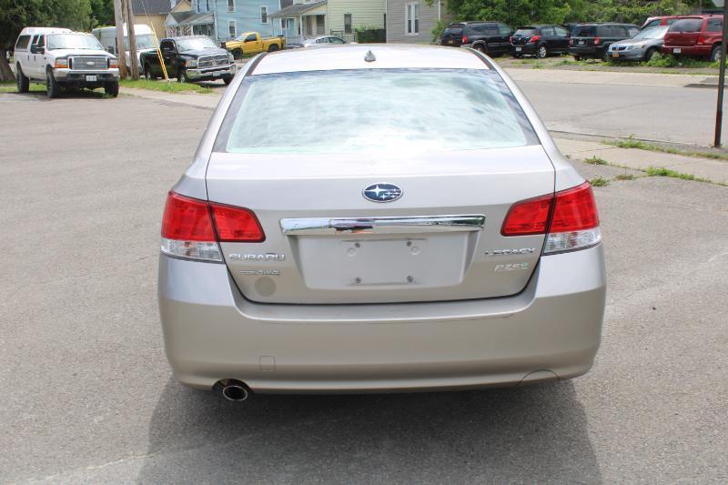 Subaru Legacy 2.5i Premium 2014