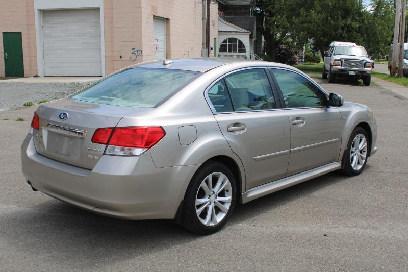 Subaru Legacy 2.5i Premium 2014