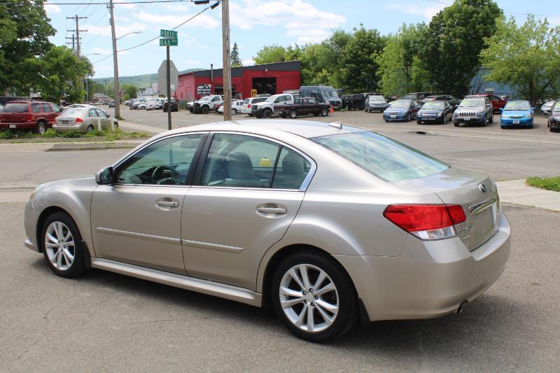 Subaru Legacy 2.5i Premium 2014