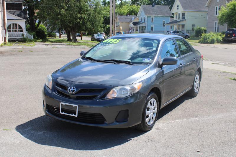 Toyota Corolla LE 4-Speed AT 2011