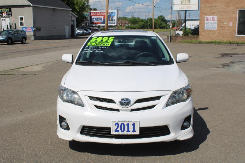 Toyota Corolla S 5-Speed MT 2011