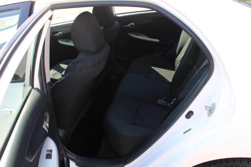 Toyota Corolla S 5-Speed MT 2011