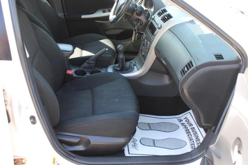 Toyota Corolla S 5-Speed MT 2011