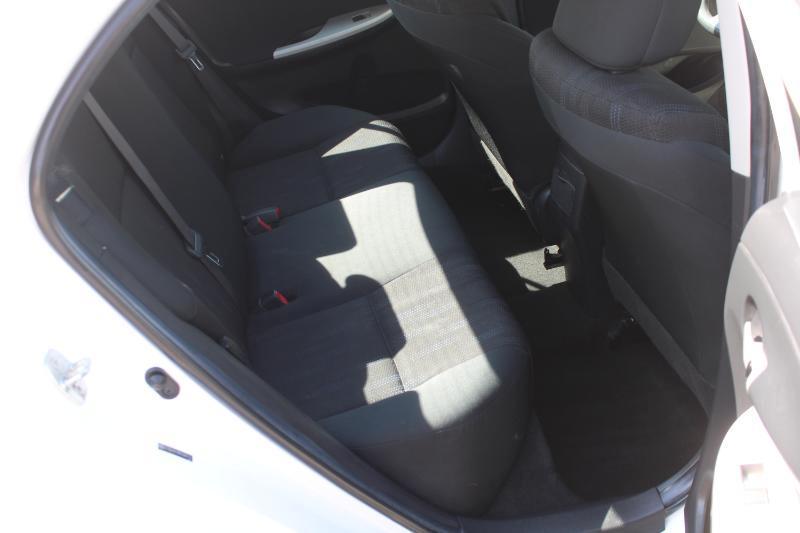 Toyota Corolla S 5-Speed MT 2011