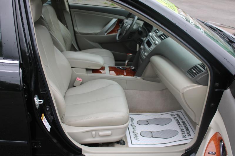 Toyota Camry  2010
