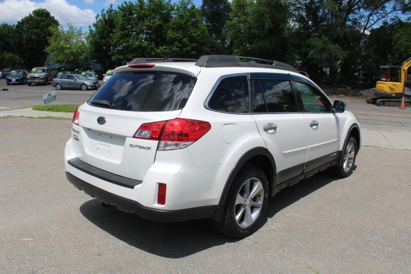 Subaru Outback 2.5i Limited 2014